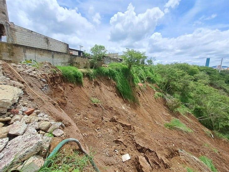 En Xalapa, tres colonias están en riesgo de deslaves, familias temen por sus vidas