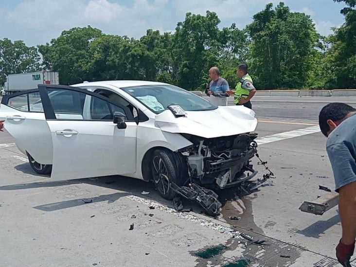 Se estampa contra un camión de carga en la autopista Córdoba-Veracruz