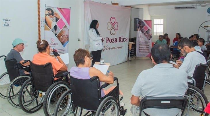 En Poza Rica, ofrecen charla motivacional a personas con amputación