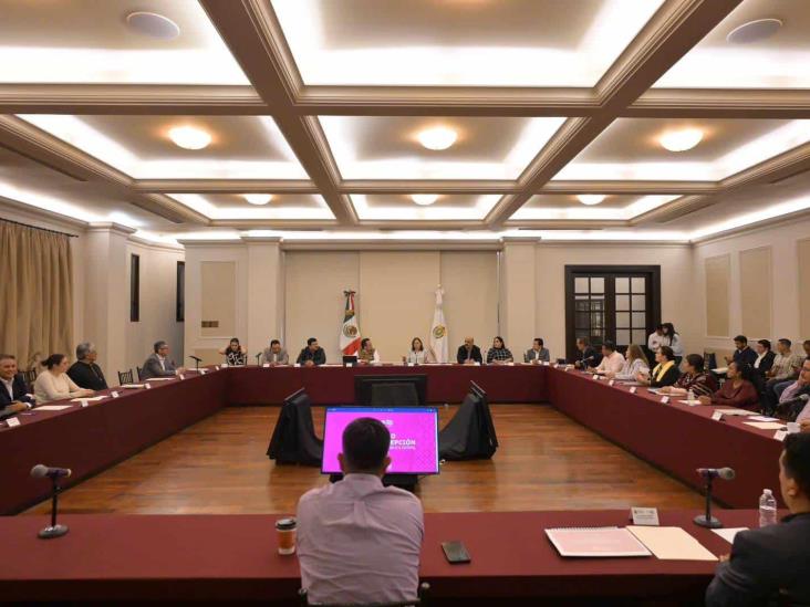 Comienza entrega-recepción en Veracruz; se reúne gabinete de transición