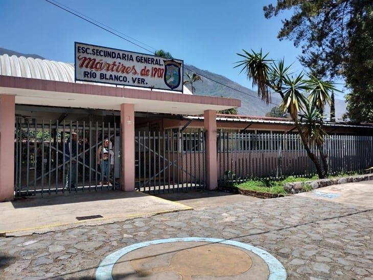 Escuela secundaria de Río Blanco expide fichas para examen de ingreso