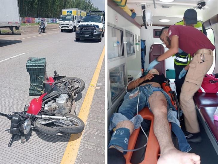 Arrollan a motociclista en Autopista Orizaba-Córdoba; sufre posible fractura