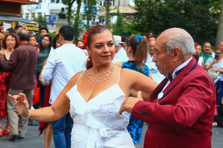 Fin de semana de danzón y folclore con el Festival Danzoneando en Xalapa