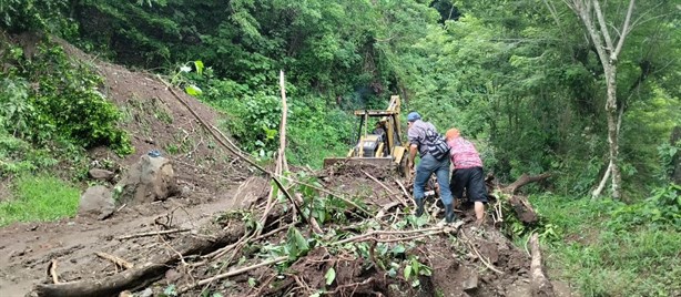 En Juchique de Ferrer fuertes lluvias causan estragos en infraestructura