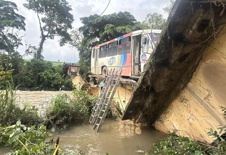 Identifican a fallecido en el colapso de puente Tenejápam en Omealca