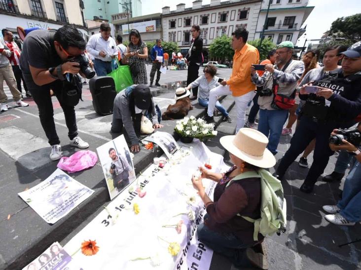 La herencia maldita: de Javier Duarte a Cuitláhuac, nada cambia: policía acosa a prensa