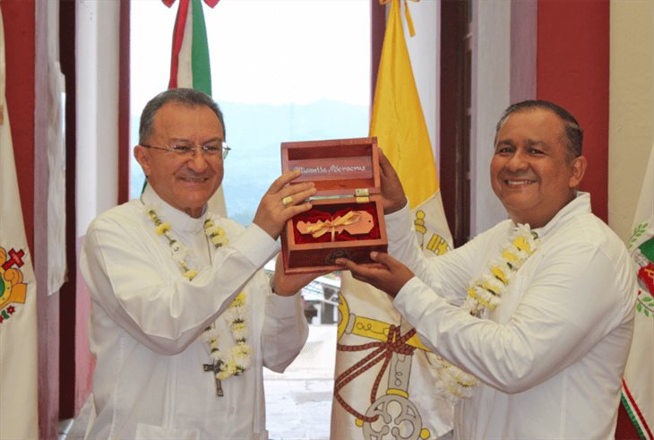 Con ceremonia, reciben a monseñor Joseph Spiteri en Misantla