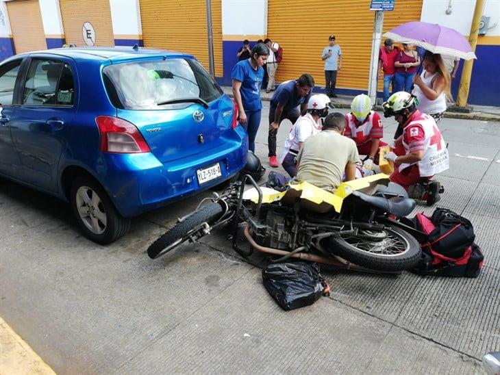 Fuerte choque deja a un motociclista lesionado en Córdoba