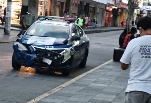 Patrulla de Tránsito Municipal se accidenta contra autobús de pasaje urbano en Córdoba