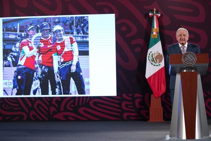 AMLO felicita a equipo femenil de tiro con arco por medalla de bronce en Juegos Olímpicos 