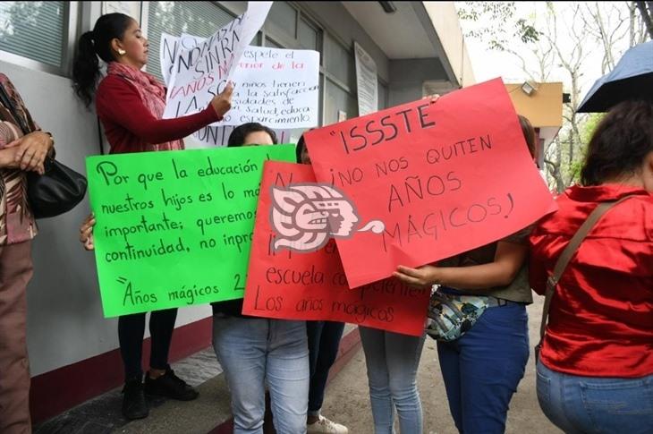 Padres de familia acusan irregularidades en licitaciones de estancias del ISSSTE en Xalapa