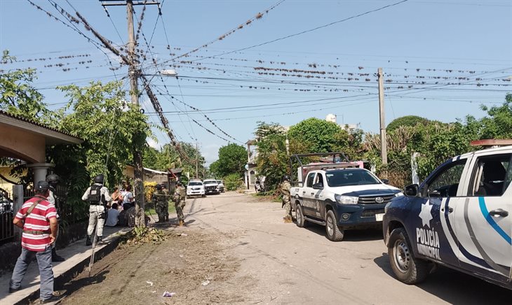 Contratista de la SIOP es atacado a balazos en Zongolica; habría sido despojado de su camioneta