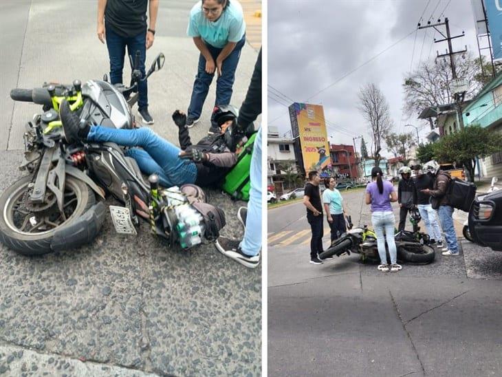 Motociclista es embestido por camioneta en la avenida Xalapa de la capital veracruzana