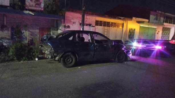 ¡Por ebrio! camioneta provoca múltiple choque en la calle Hernández Castillo de Xalapa; esto pasó 