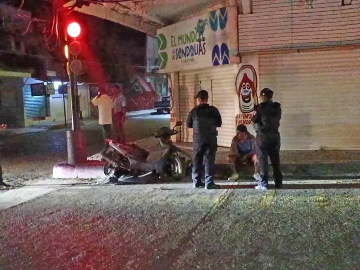 Motociclista en estado inconveniente provoca choque en Martínez de la Torre