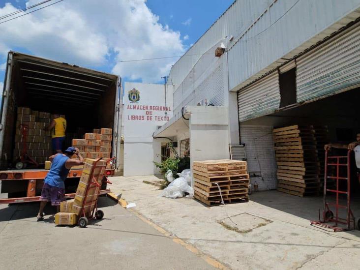 Llegan libros de texto a norte de Veracruz; se distribuirán a 14 municipios