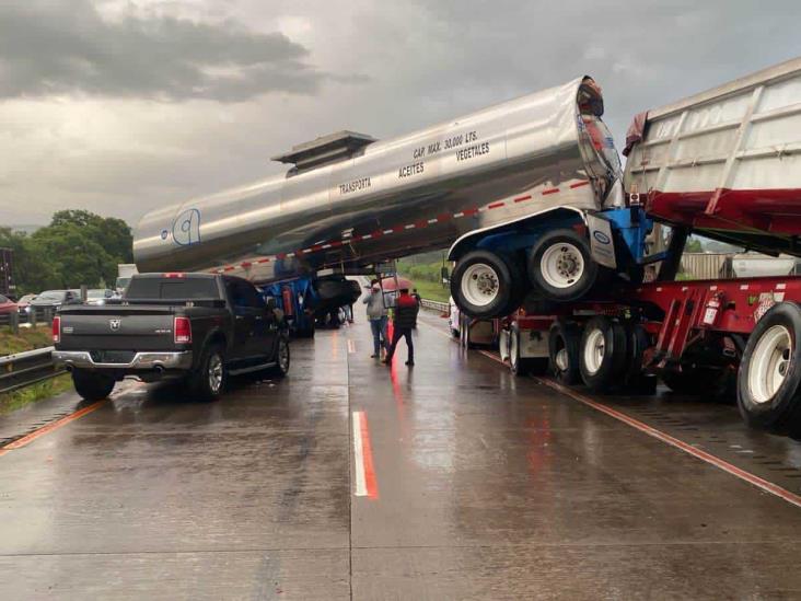 Accidente múltiple sobre la autopista Orizaba-Córdoba