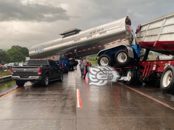 Accidente múltiple sobre la autopista Orizaba-Córdoba