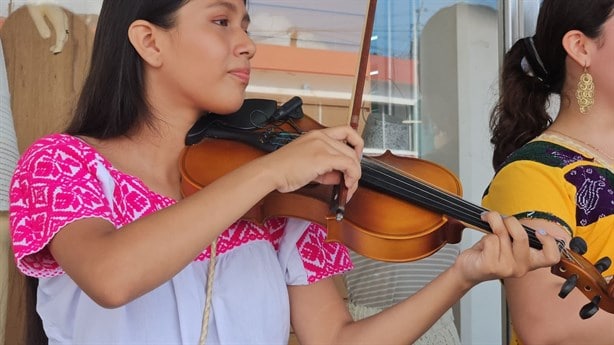 Andrea y Amy, la nueva cara de la música huasteca en Poza Rica