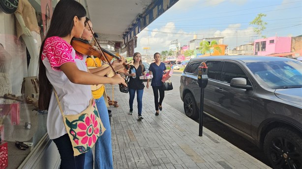 Andrea y Amy, la nueva cara de la música huasteca en Poza Rica