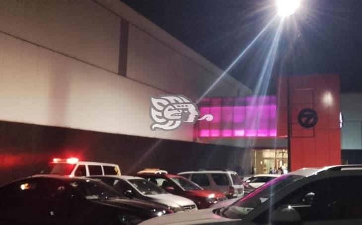 Hombre pierde la vida en el Casino Big Bola de Plaza Valle, en Orizaba