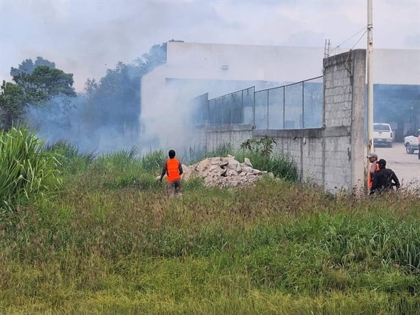 Incendio cerca de CitroJugo en Martínez de la Torre moviliza a Bomberos y PC