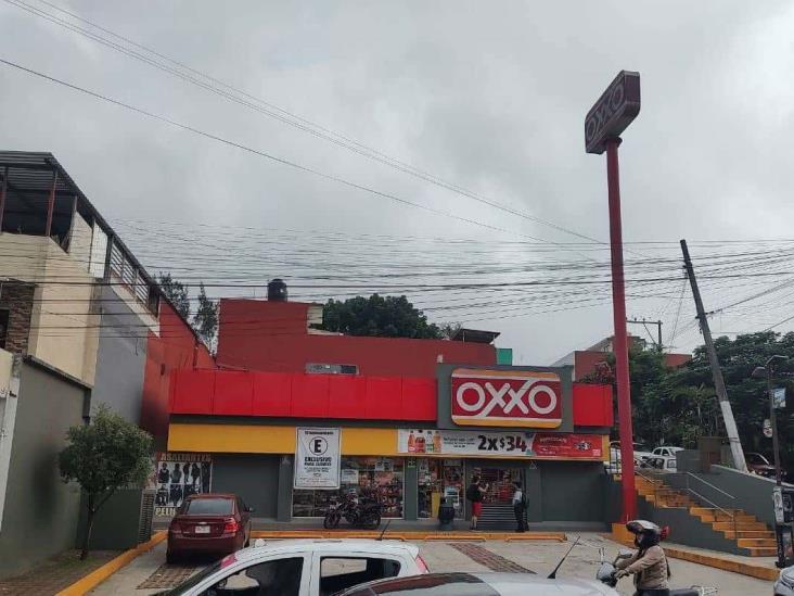 Oxxo de 20 de Noviembre, en Xalapa, sufre segundo asalto en un mes