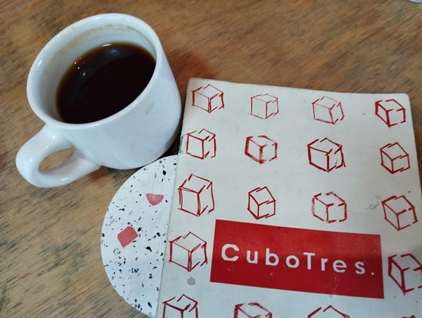 PARA CHUPARSE LOS DEDOS: CuboTres, café de especialidad, arte, inclusión y un ambiente acogedor (+Video)