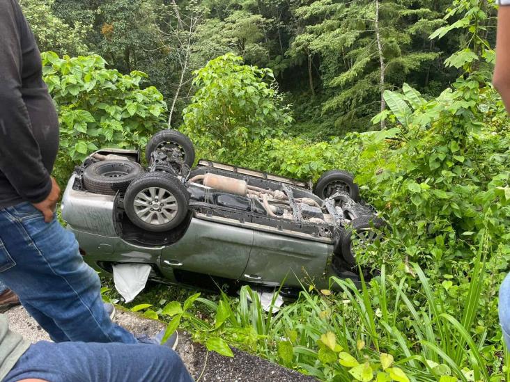 Volcadura en la carretera Atzalan-Tlapacoyan; un adulto mayor, herido