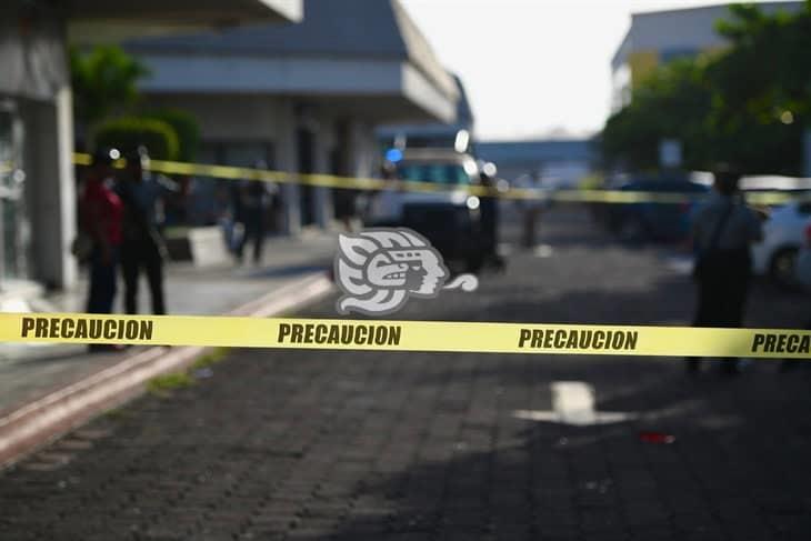 Se registra movilización policiaca en Plaza Mocambo de Boca del Río, hablan de un intento de secuestro