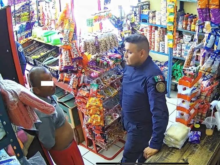 Detienen a ladrón que amenazó a empleada en local comercial de Misantla