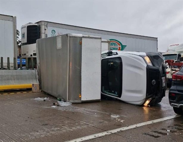 Accidente en cadena en la Autopista Orizaba-Córdoba deja tres vehículos dañados