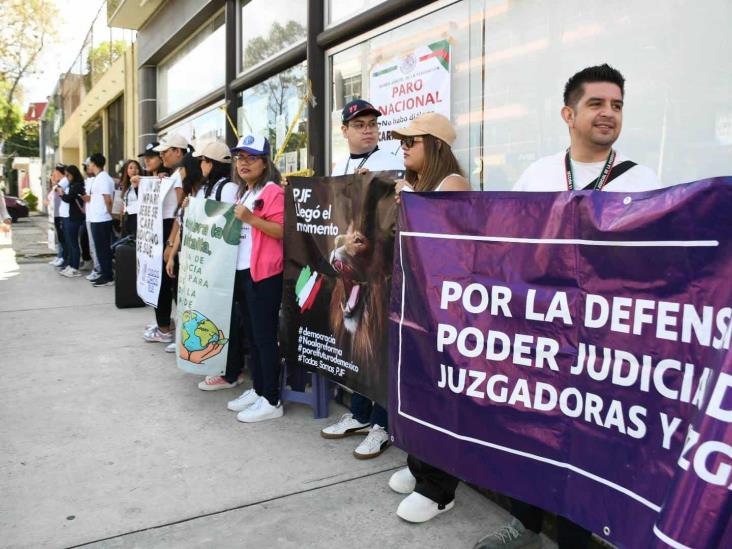 Trabajadores en Xalapa se suman al paro de labores del PJF