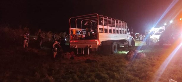 Vuelca camión de Guardia Nacional en autopista Cuacnopalan-Oaxaca; hay un muerto