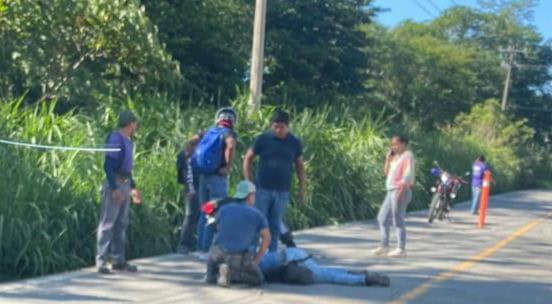 Motociclista herido tras derrape en carretera Las Trancas-Coatepec