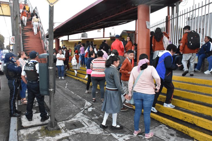 98 mil 198 alumnos de educación básica regresaron a clases este lunes en Orizaba