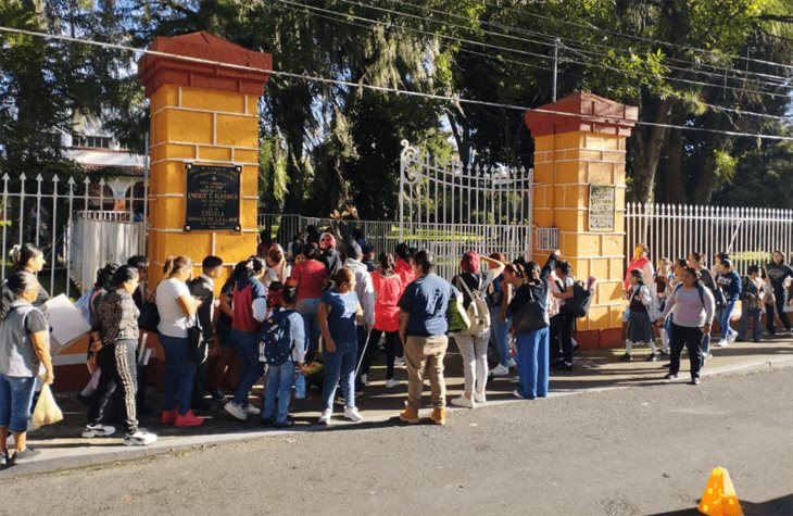 98 mil 198 alumnos de educación básica regresaron a clases este lunes en Orizaba