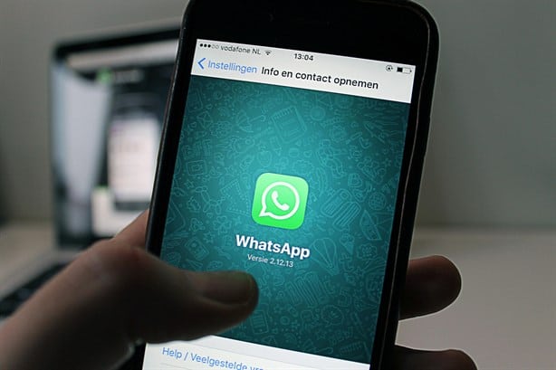 ¡Atención! Así es la nueva estafa con IA en WhatsApp: Pueden imitar tu voz