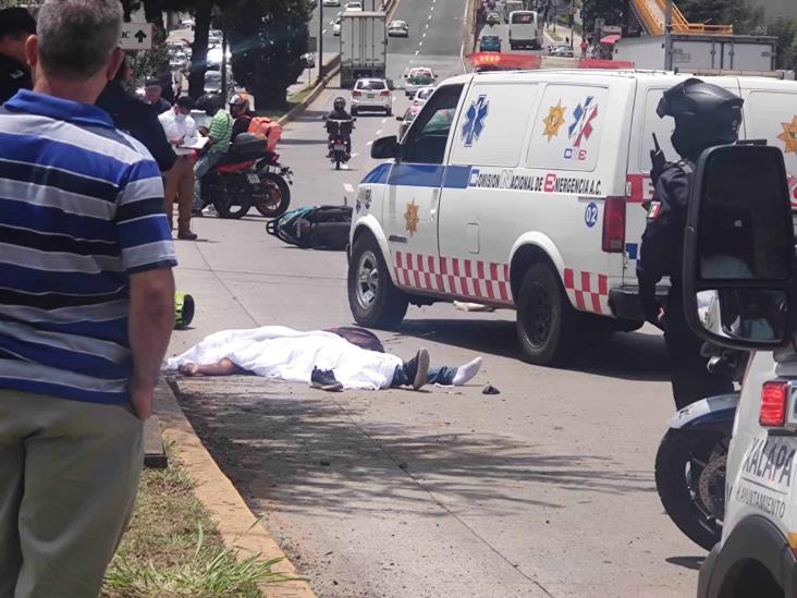 Se mata motociclista en Xalapa, al derrapar en Lázaro Cárdenas; era policía