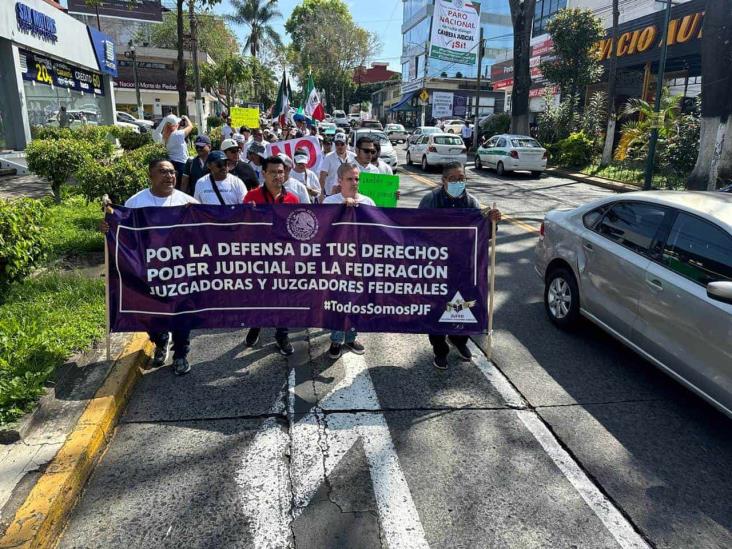 Con marcha por Ávila Camacho continúan protestas contra Plan C en Xalapa