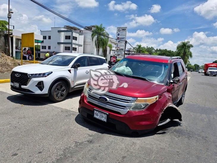 Accidente múltiple en Carretera Córdoba-Boca del Río deja una mujer lesionada