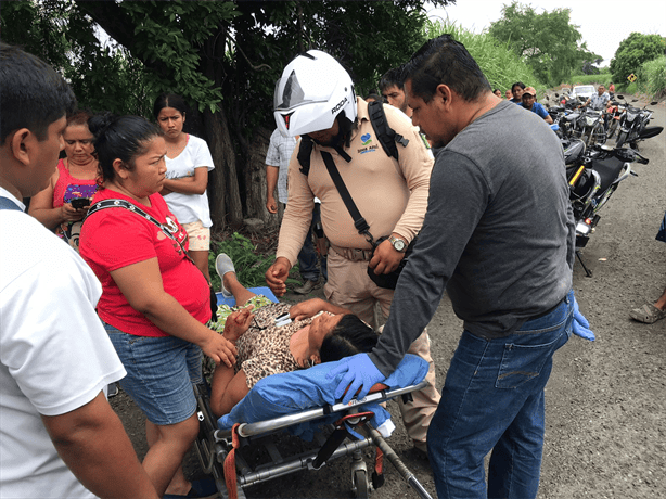 Lagartija provoca accidente vehicular en Paso de Ovejas; dos mujeres resultan lesionadas