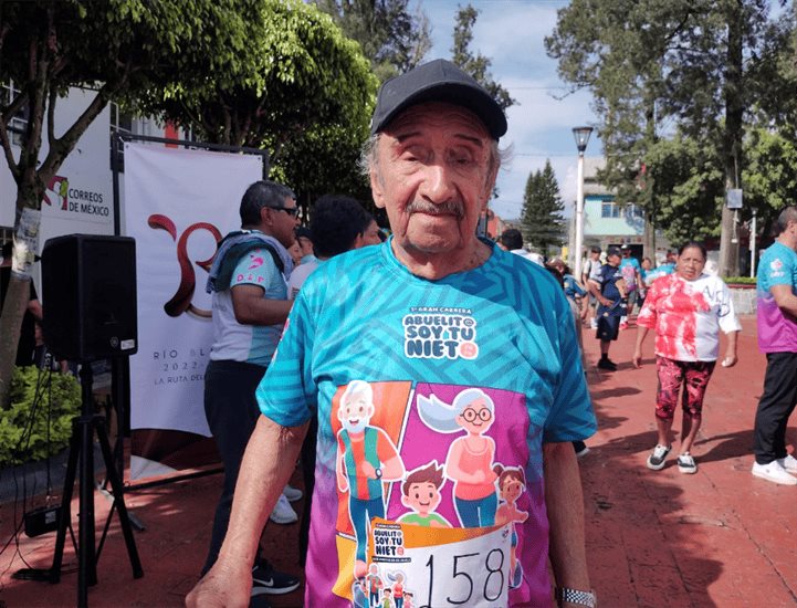 Más de 200 adultos mayores participan en la carrera Abuelito soy tu nieto en Río Blanco