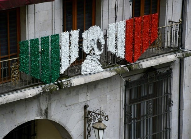 Xalapa se pinta de verde, blanco y rojo para conmemorar la Independencia de México