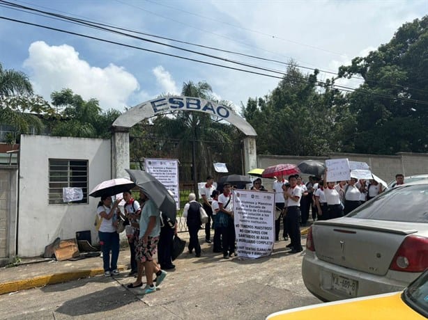 Toman escuela de Enfermería en Córdoba; acusan varias carencias