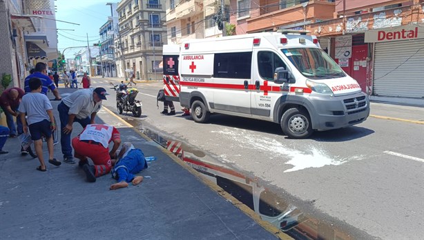 Obrero cae de escalera en colonia Centro de Veracruz y termina hospitalizado