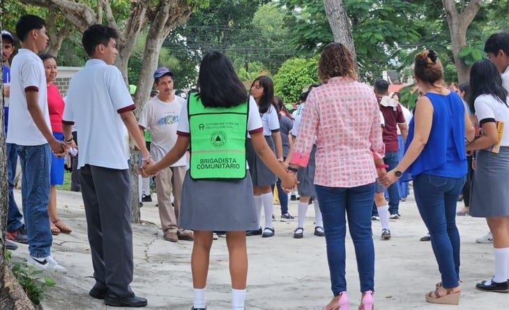 Realizan simulacros de evacuación en escuelas y edificios de Poza Rica