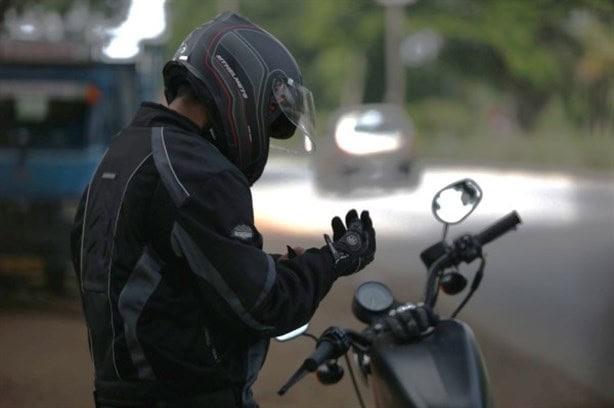 Esto cuesta una multa en Veracruz por no usar casco en una motocicleta