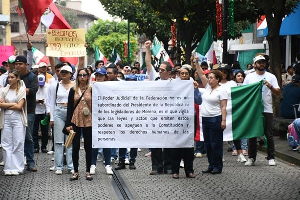 Estudiantes de derecho y PJF protestan en Xalapa contra reforma judicial