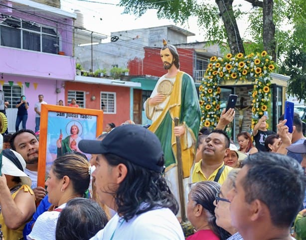 Desbordan su fe por reliquias de San Judas Tadeo en Xalapa